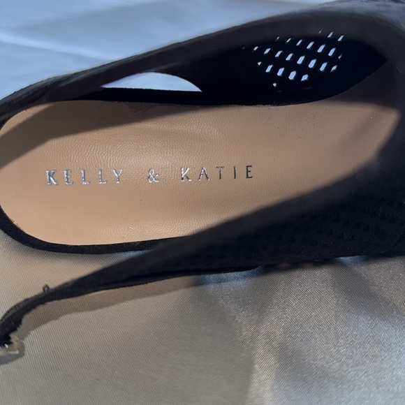 Kelly & Katie Black Faux Suede Peeptoe Slingback Berillan Heels Size 8 - Picture 3 of 8